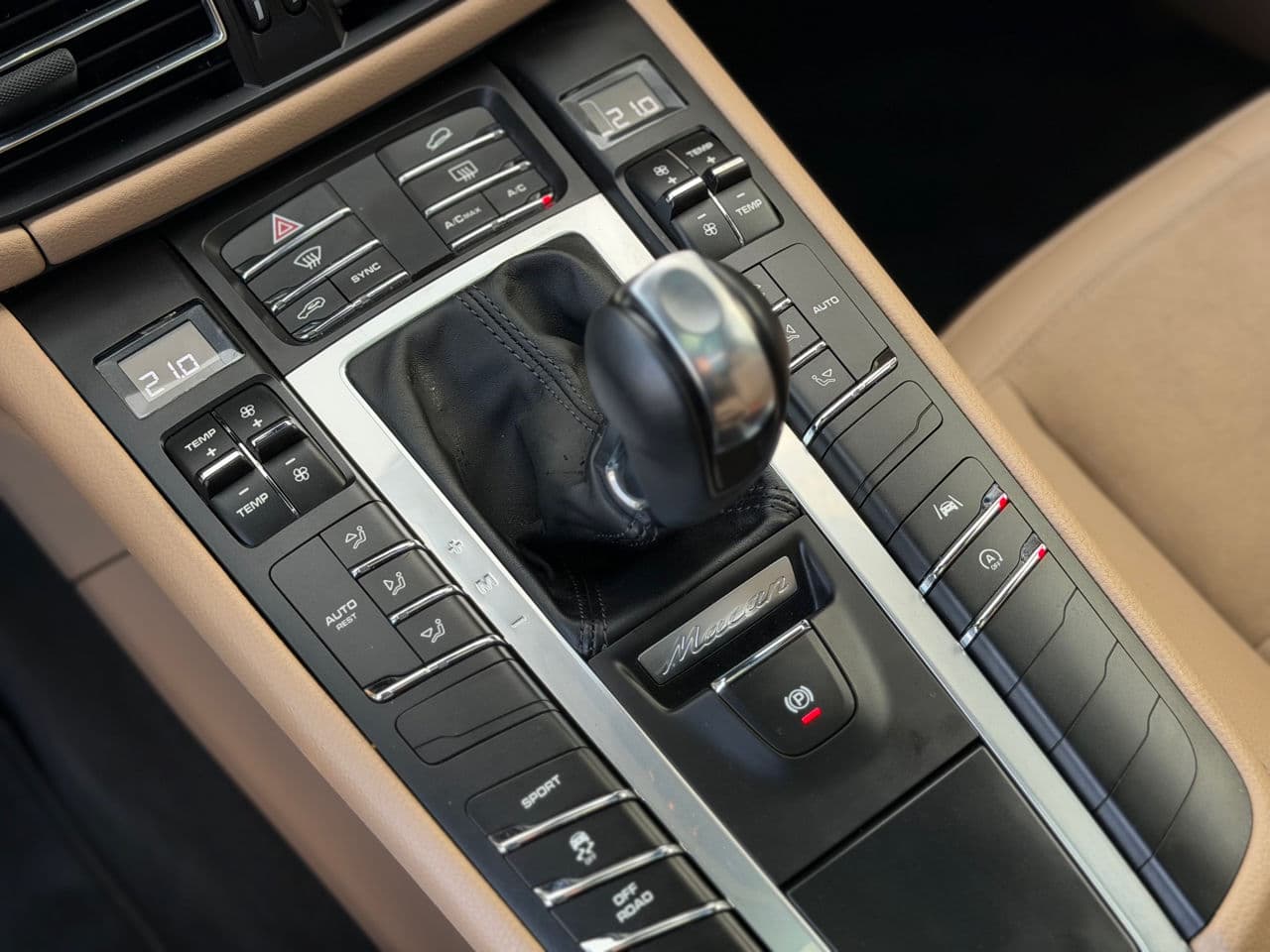 Porsche Macan 2021 — Миниатюра 15