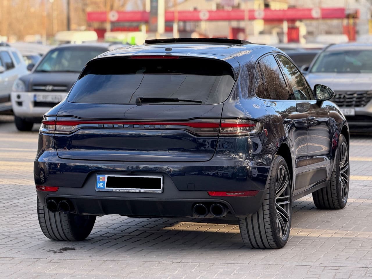 Porsche Macan 2021 — Миниатюра 2