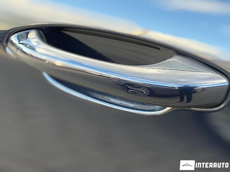 Porsche Macan 2021 — Миниатюра 5