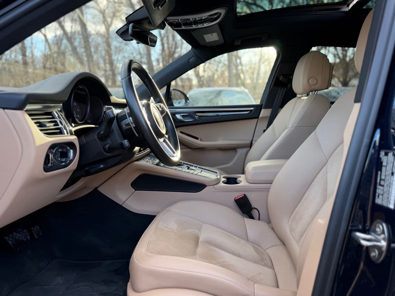 Porsche Macan 2021 — Миниатюра 10