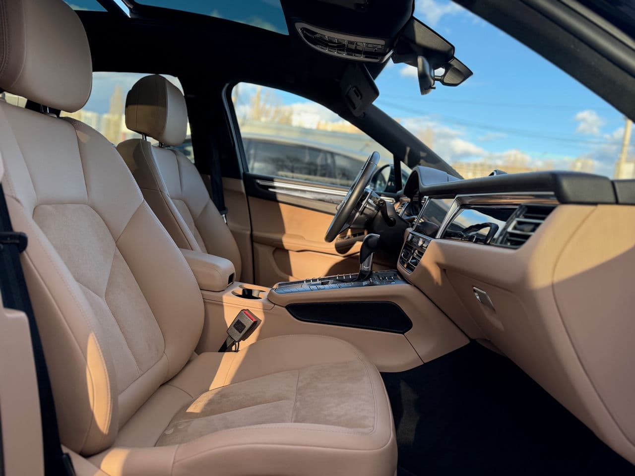 Porsche Macan 2021 — Миниатюра 16