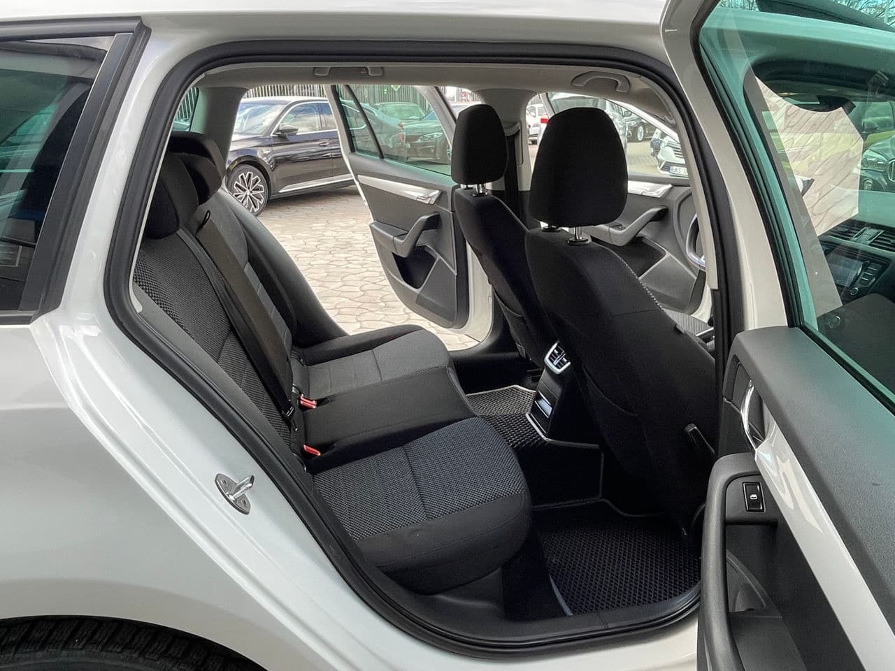 Skoda Octavia 2013 — Миниатюра 16
