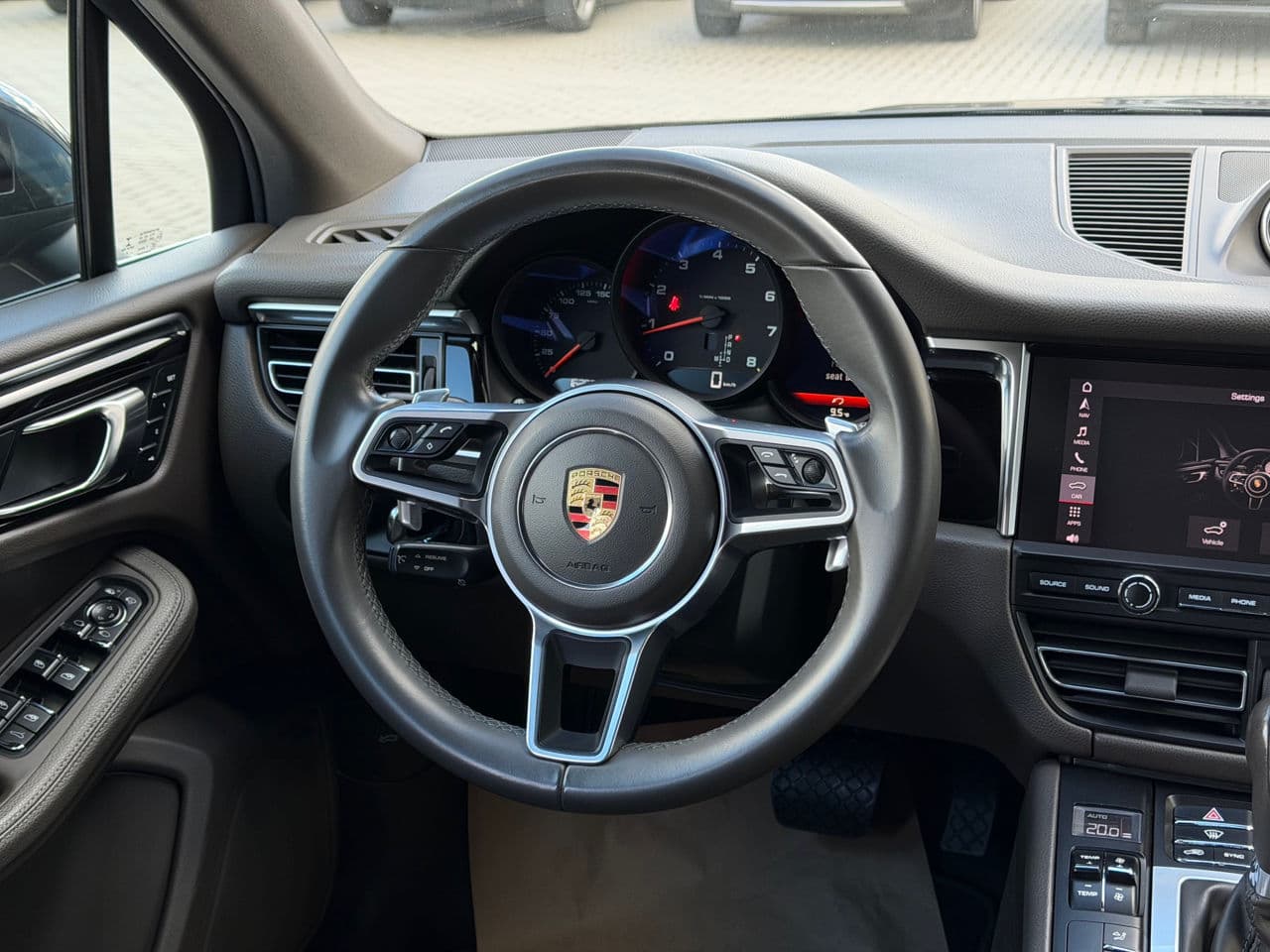 Porsche Macan 2020 — Миниатюра 11
