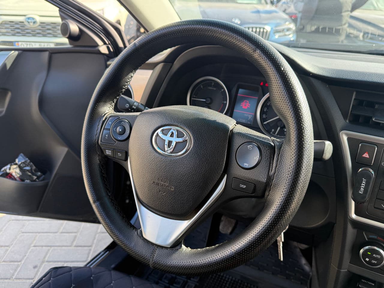 Toyota Auris 2014 — Миниатюра 7