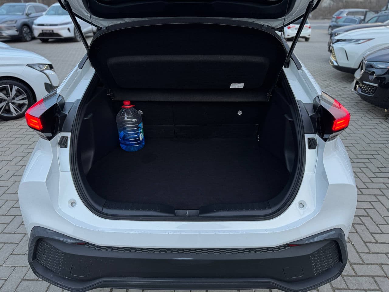 Toyota C-HR 2024 — Миниатюра 18