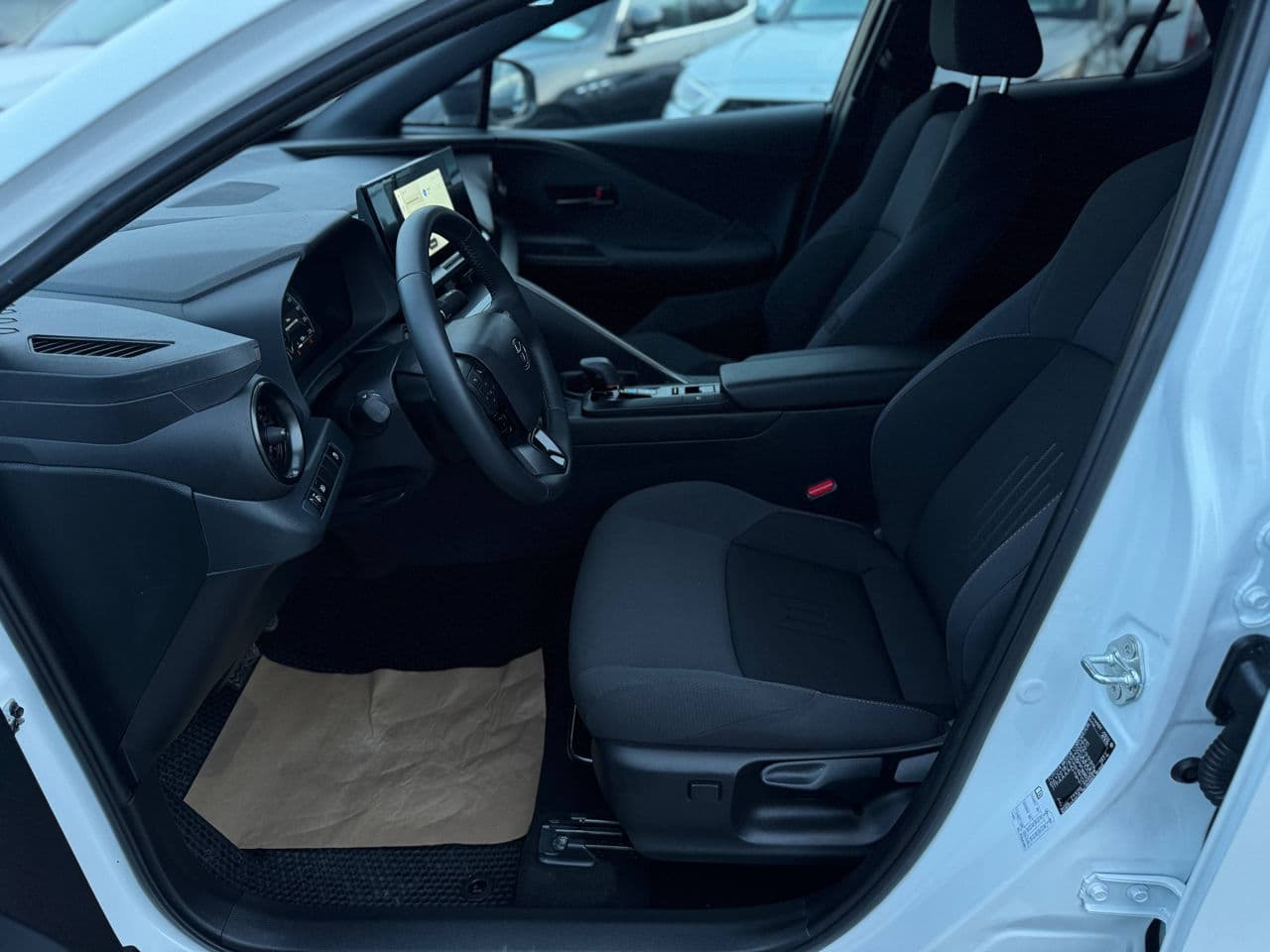 Toyota C-HR 2024 — Миниатюра 5
