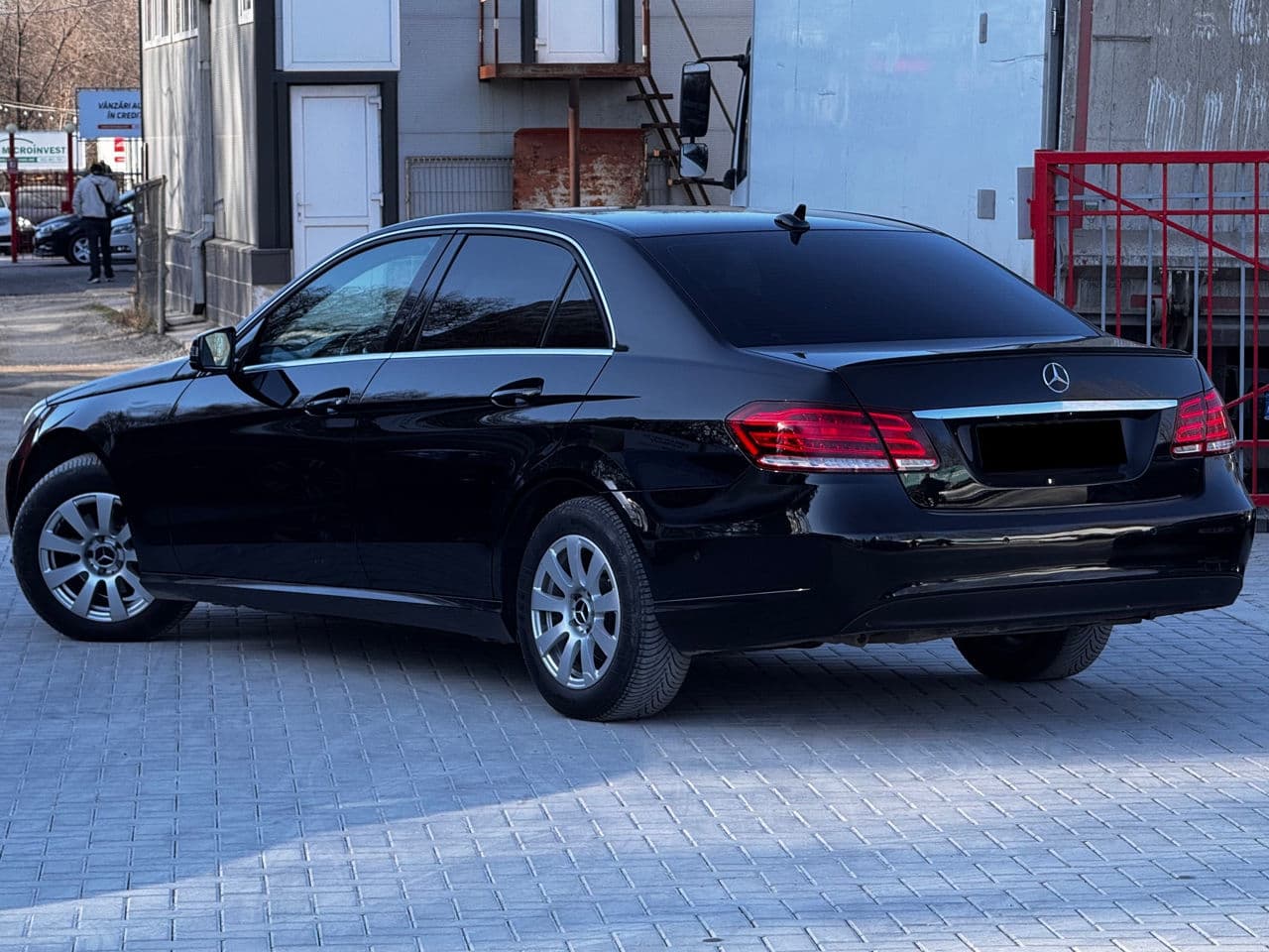 Mercedes E 220 2015 — Миниатюра 2