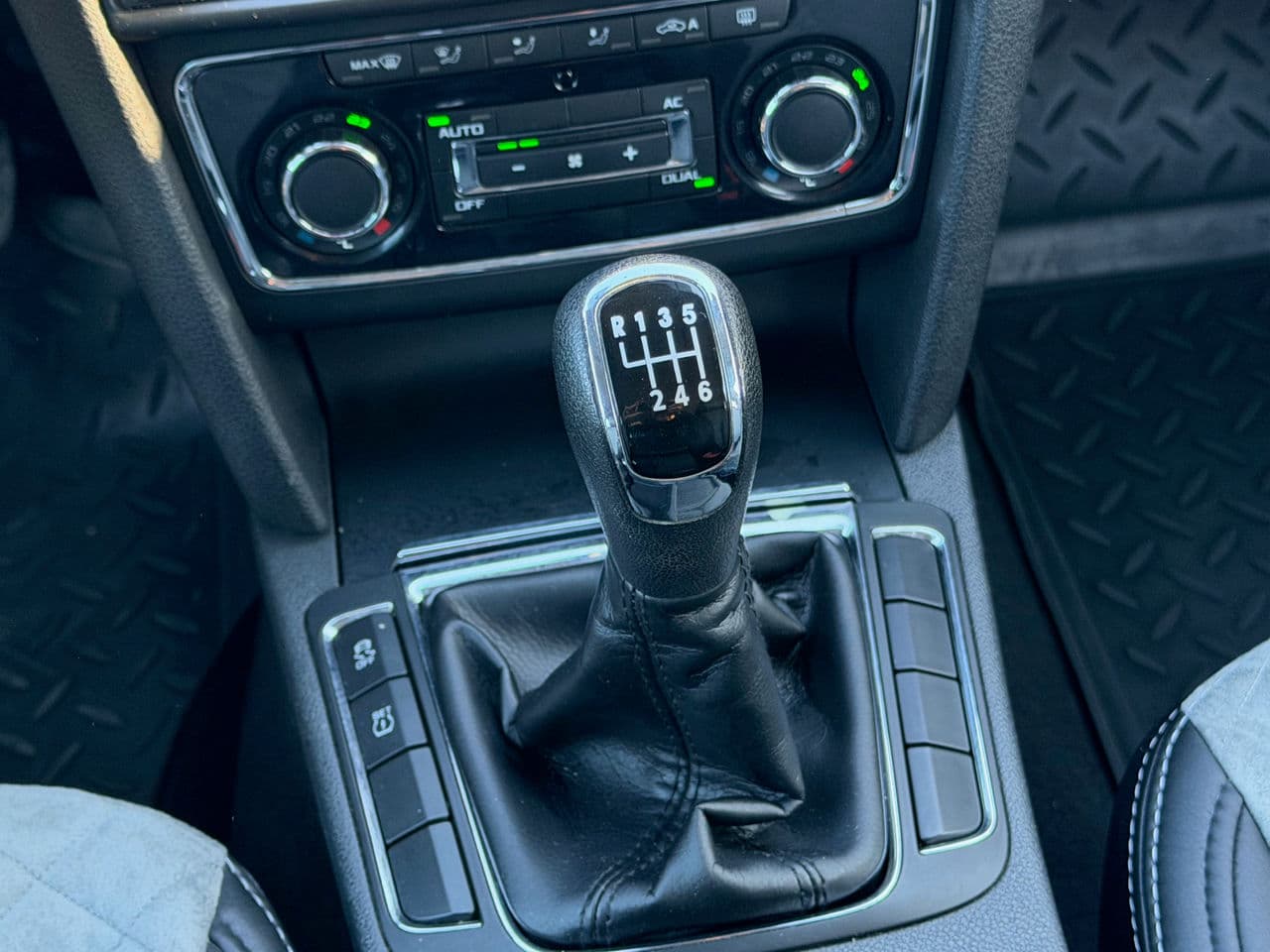 Skoda Superb 2011 — Миниатюра 14