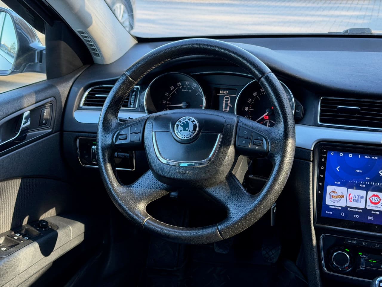 Skoda Superb 2011 — Миниатюра 10