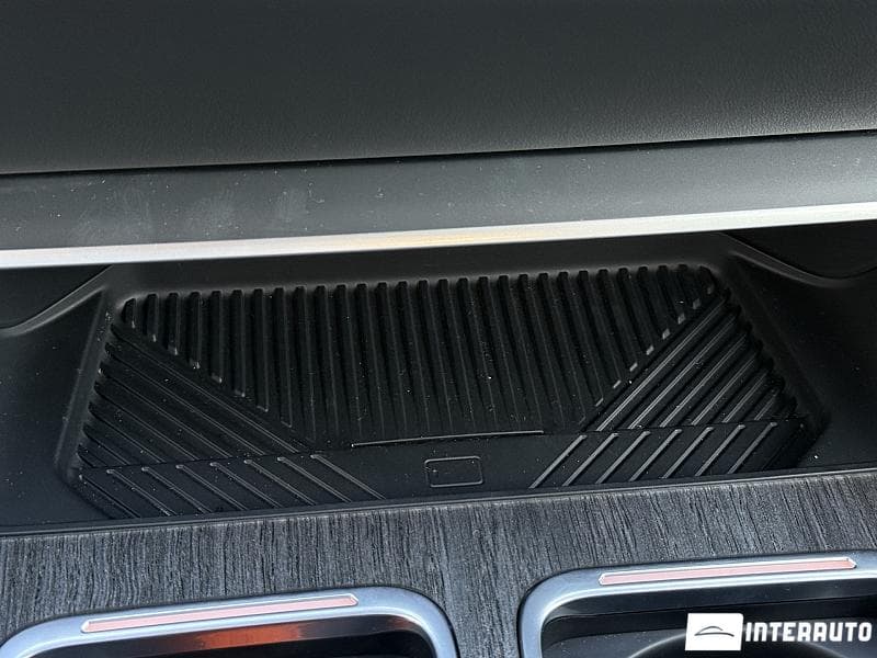 BMW 750e XDrive 2024 — Миниатюра 16