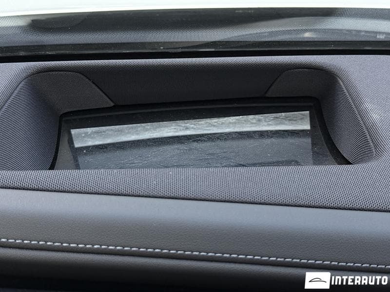 BMW 750e XDrive 2024 — Миниатюра 12