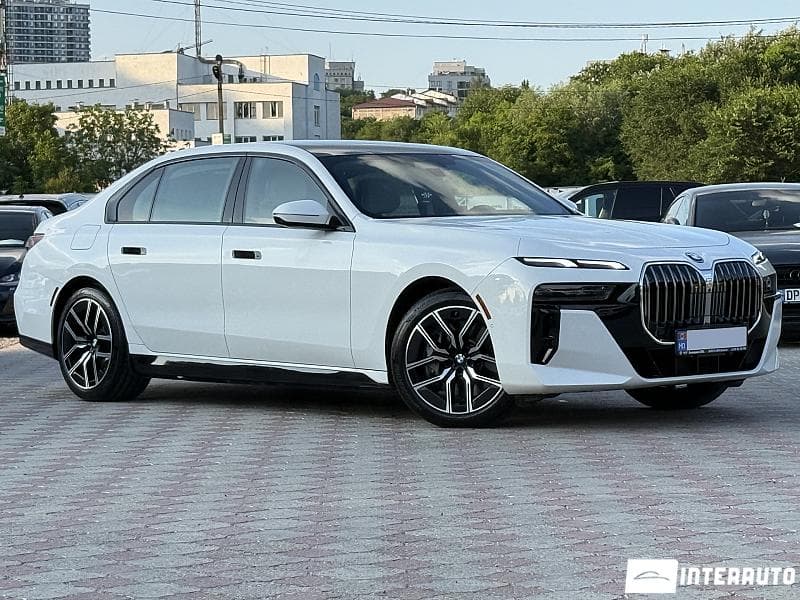 BMW 750e XDrive 2024 — Миниатюра 4