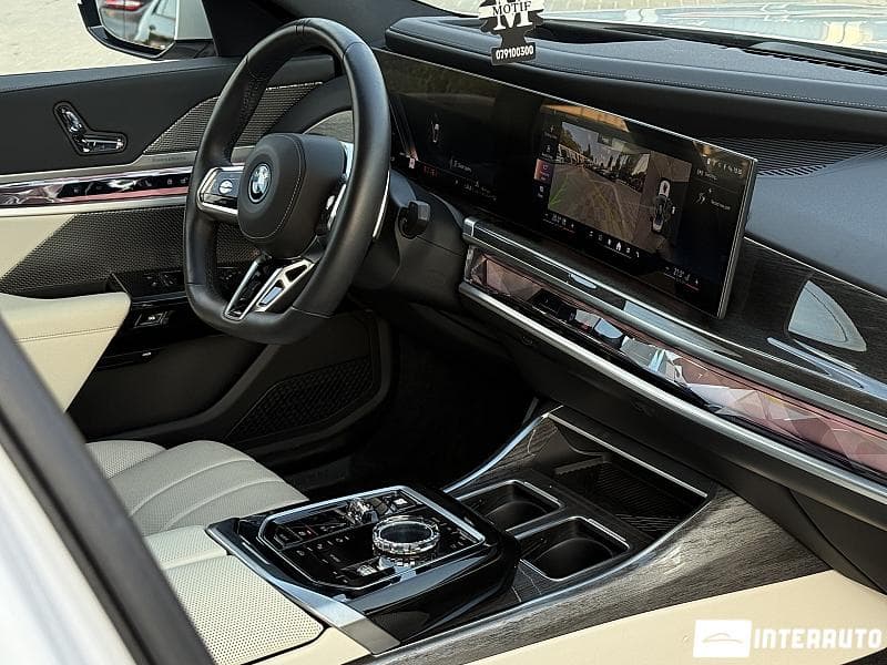 BMW 750e XDrive 2024 — Миниатюра 6