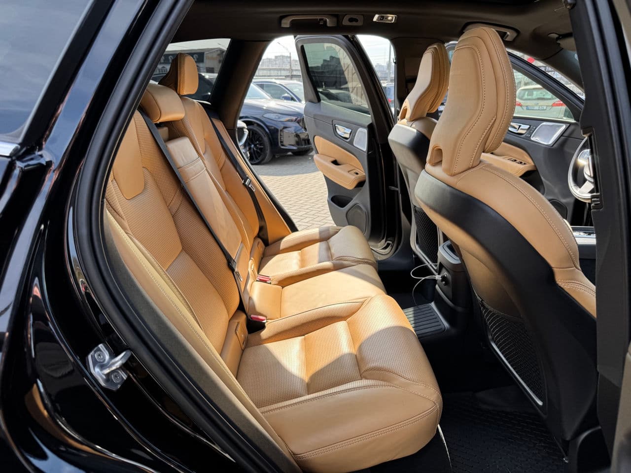 Volvo XC 60 2018 — Миниатюра 15