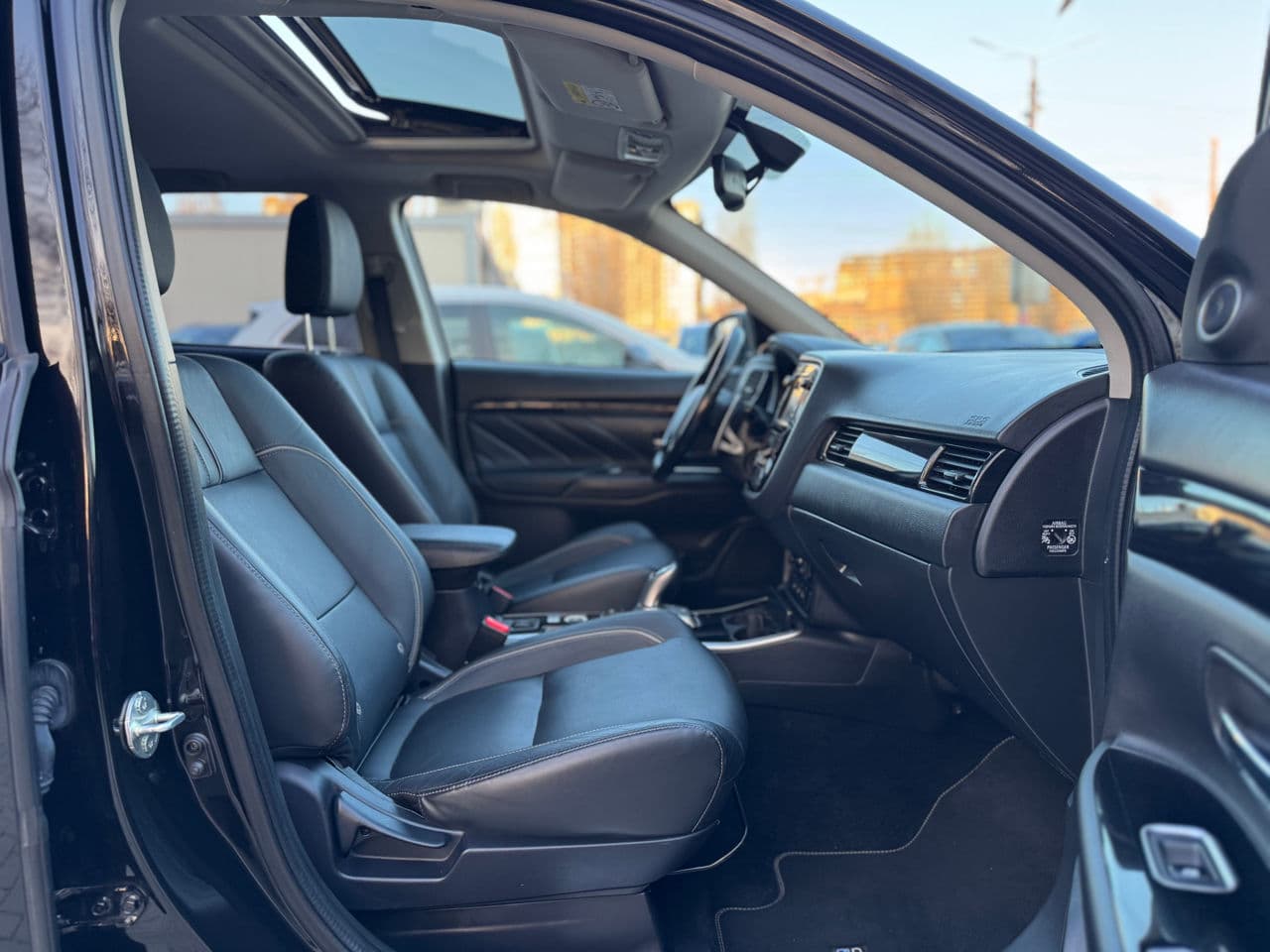 Mitsubishi Outlander 2016 — Миниатюра 17