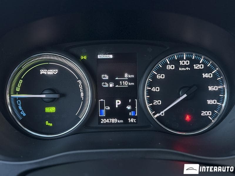 Mitsubishi Outlander 2016 — Миниатюра 11