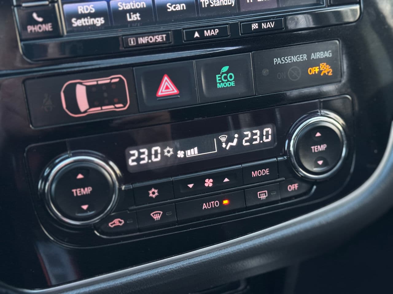 Mitsubishi Outlander 2016 — Миниатюра 14