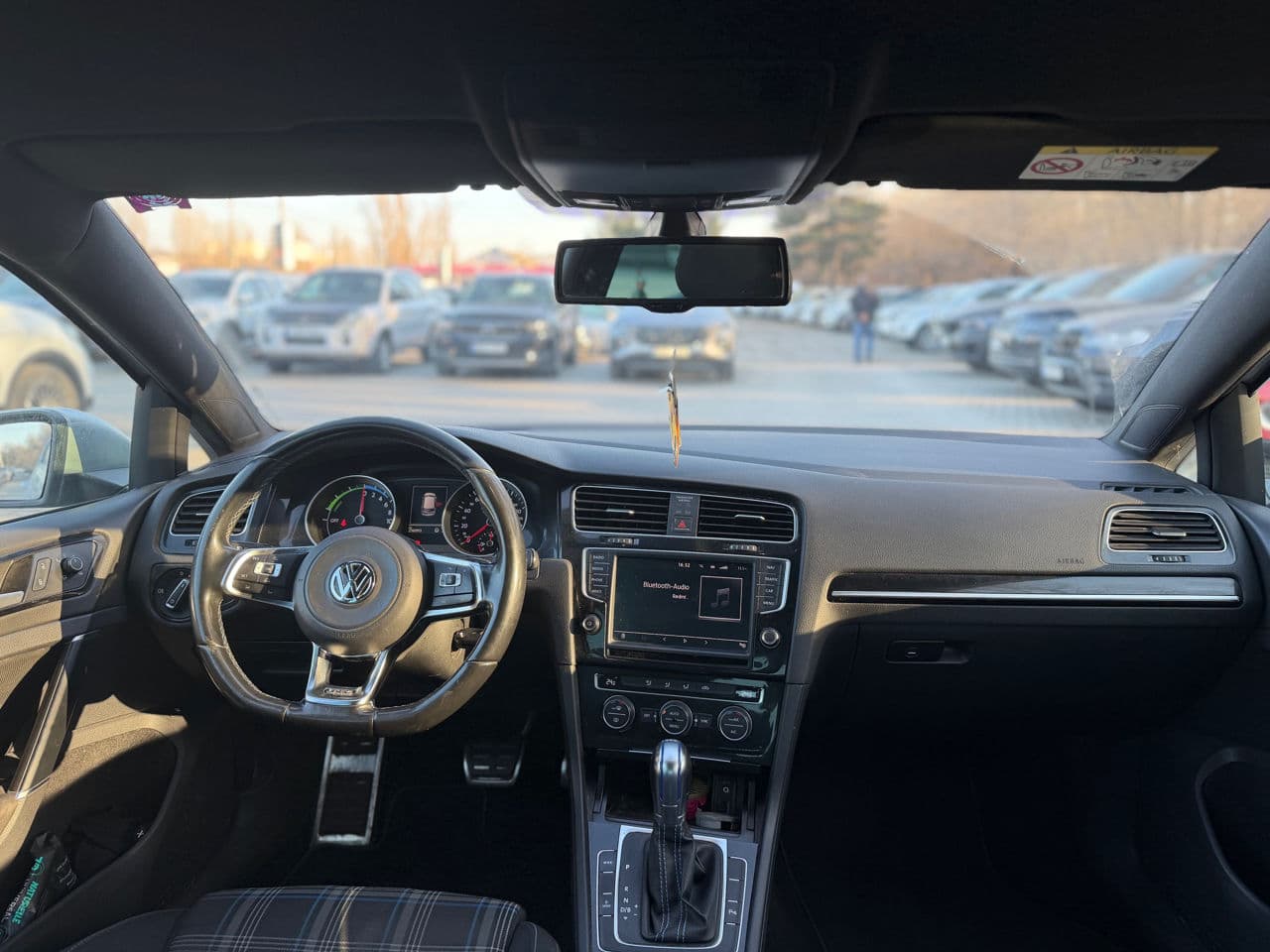 Volkswagen Golf GTE 2015 — Миниатюра 12