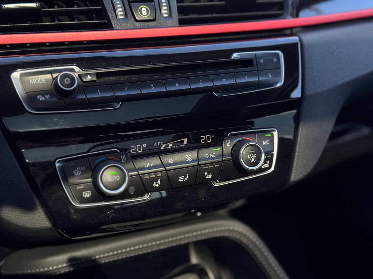 BMW X1 1.8D 2016 — Миниатюра 11