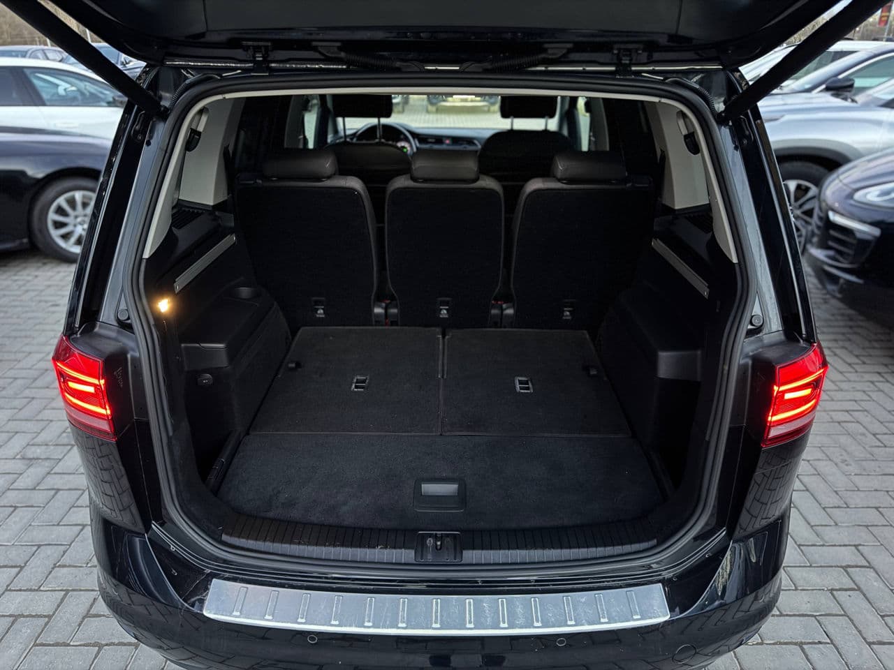 Volkswagen Touran 2015 — Миниатюра 20