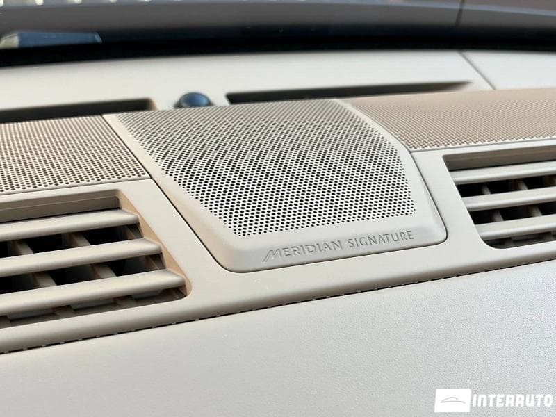 Land Rover Range Rover Vogue 2023 — Миниатюра 11