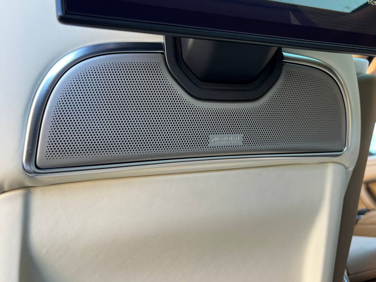 Land Rover Range Rover Vogue 2023 — Миниатюра 22