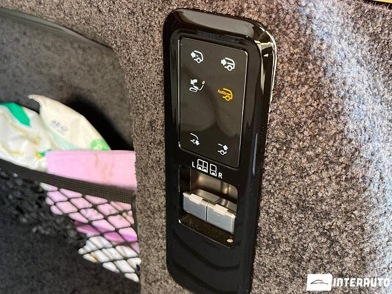 Land Rover Range Rover Vogue 2023 — Миниатюра 28