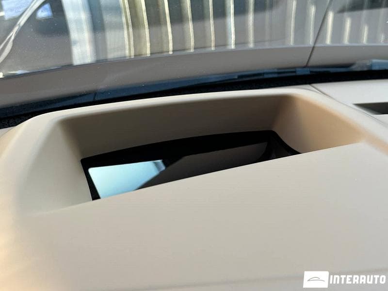 Land Rover Range Rover Vogue 2023 — Миниатюра 10
