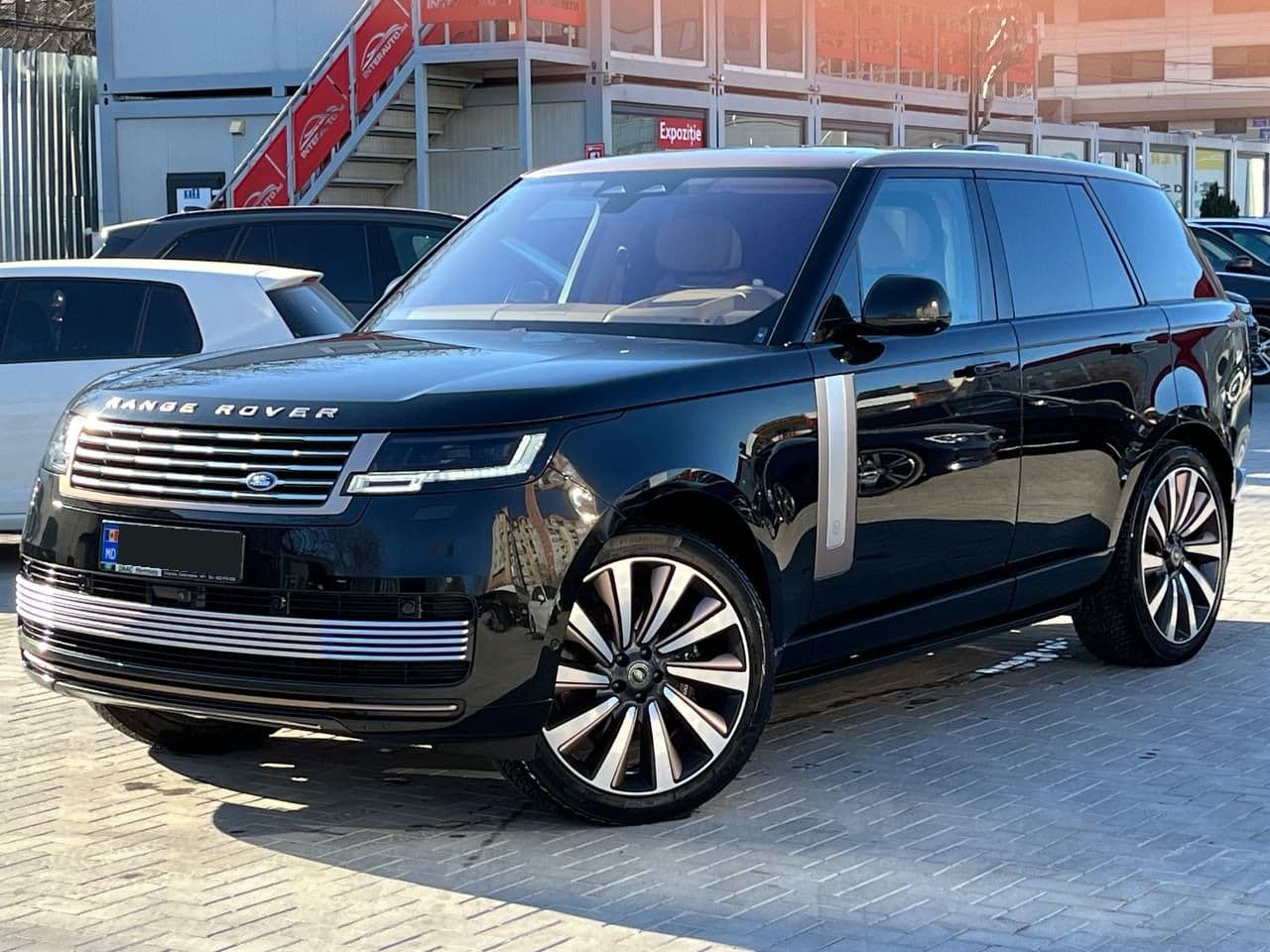 Land Rover Range Rover Vogue 2023 — Миниатюра 3