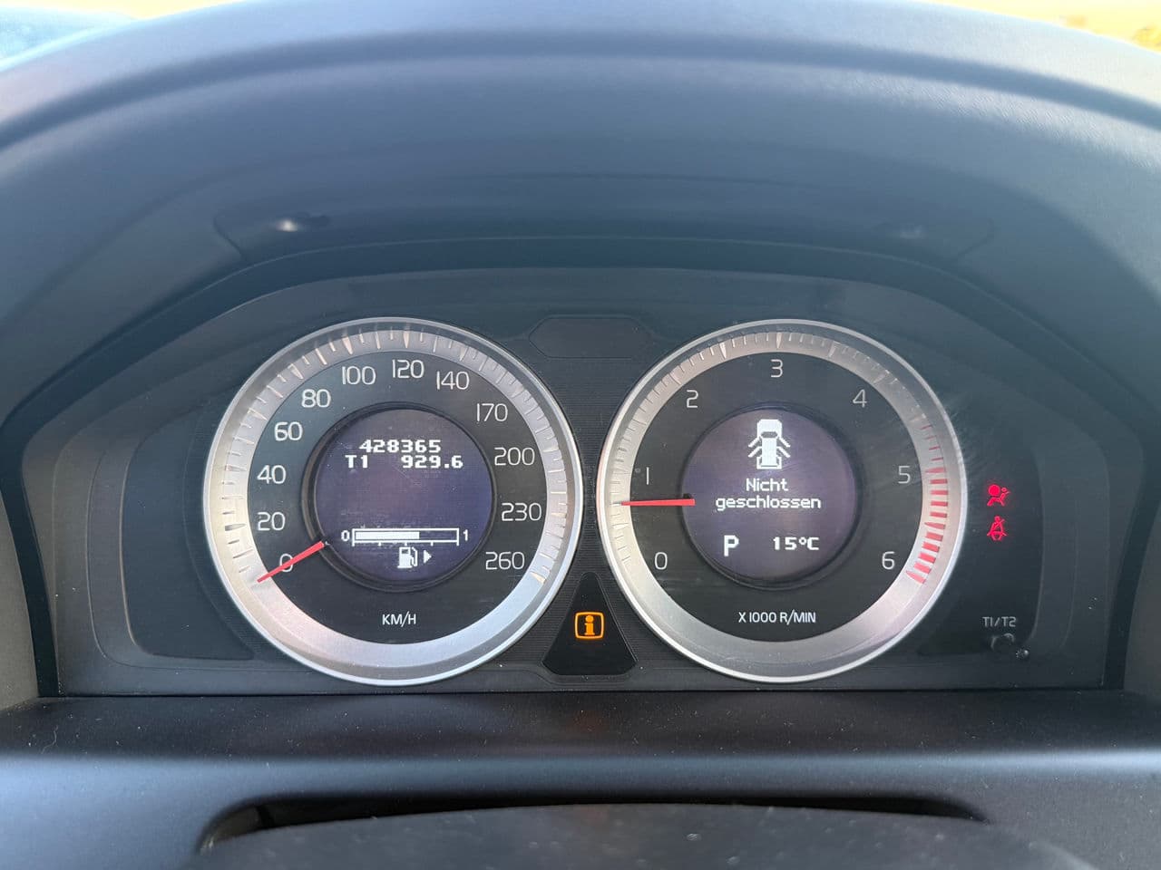 Volvo XC 60 2011 — Миниатюра 8