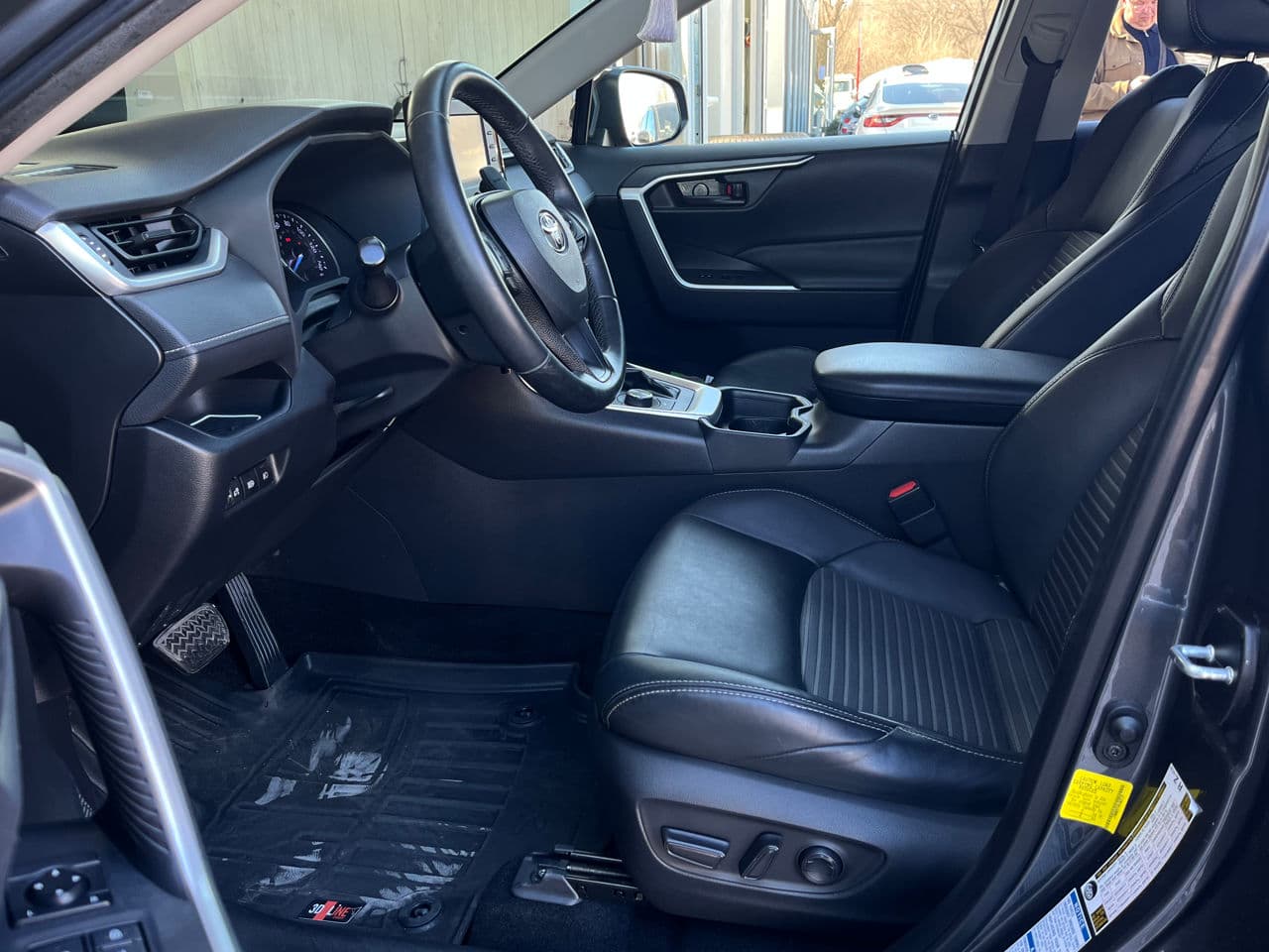 Toyota Rav-4 2019 — Миниатюра 6