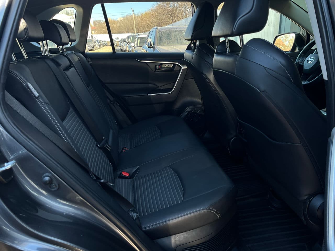 Toyota Rav-4 2019 — Миниатюра 18