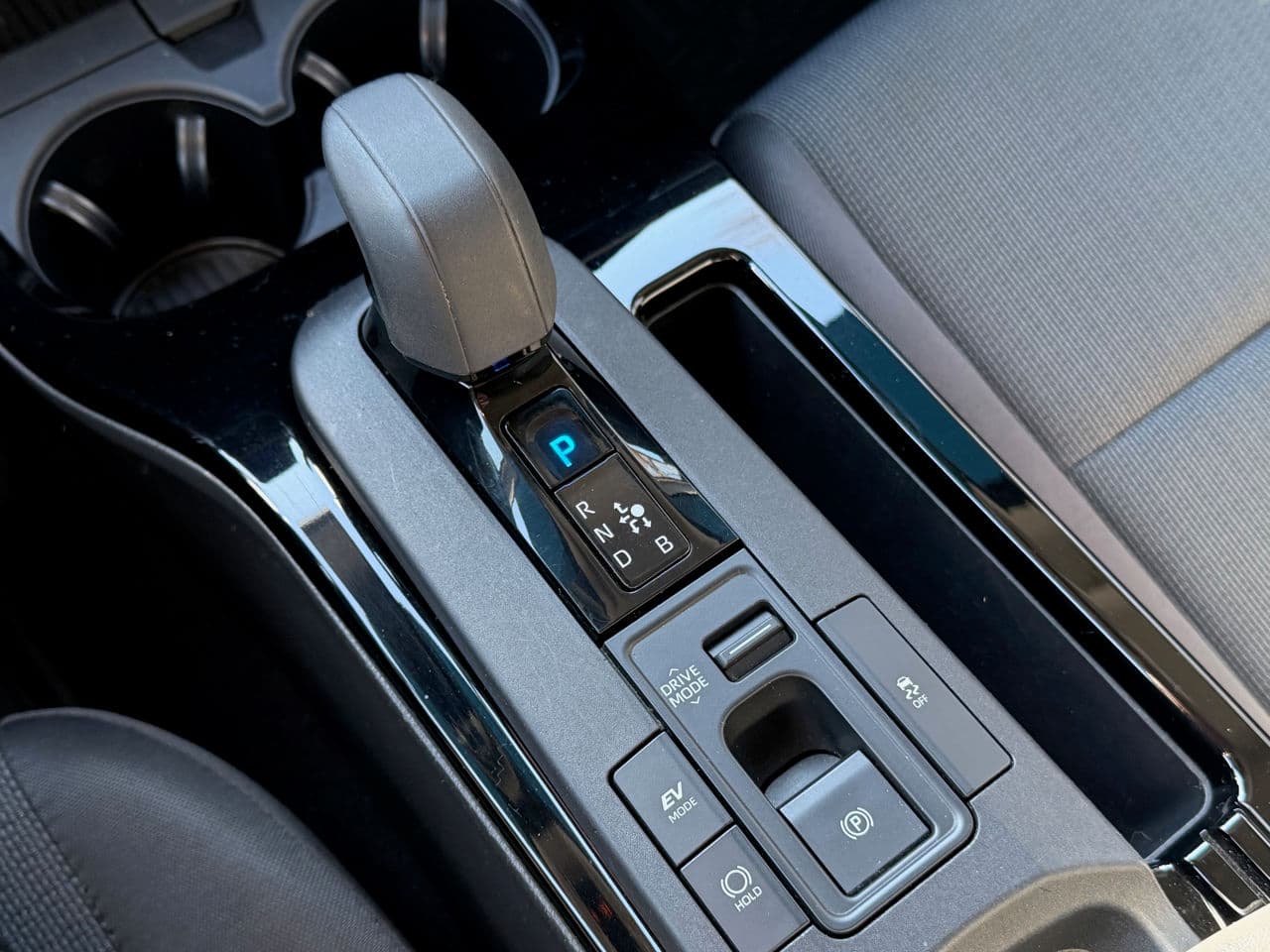 Toyota Prius 2023 — Миниатюра 15