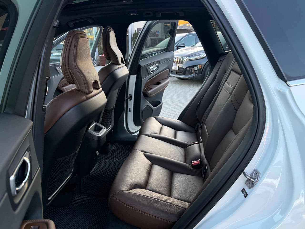Volvo XC 60 2021 — Миниатюра 14
