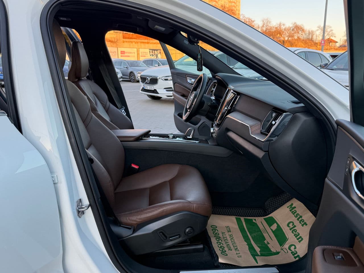 Volvo XC 60 2021 — Миниатюра 17