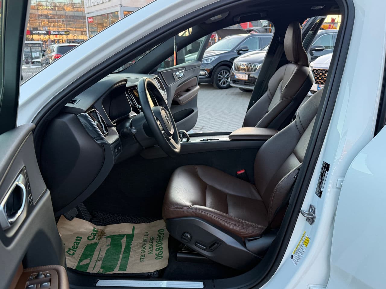 Volvo XC 60 2021 — Миниатюра 5