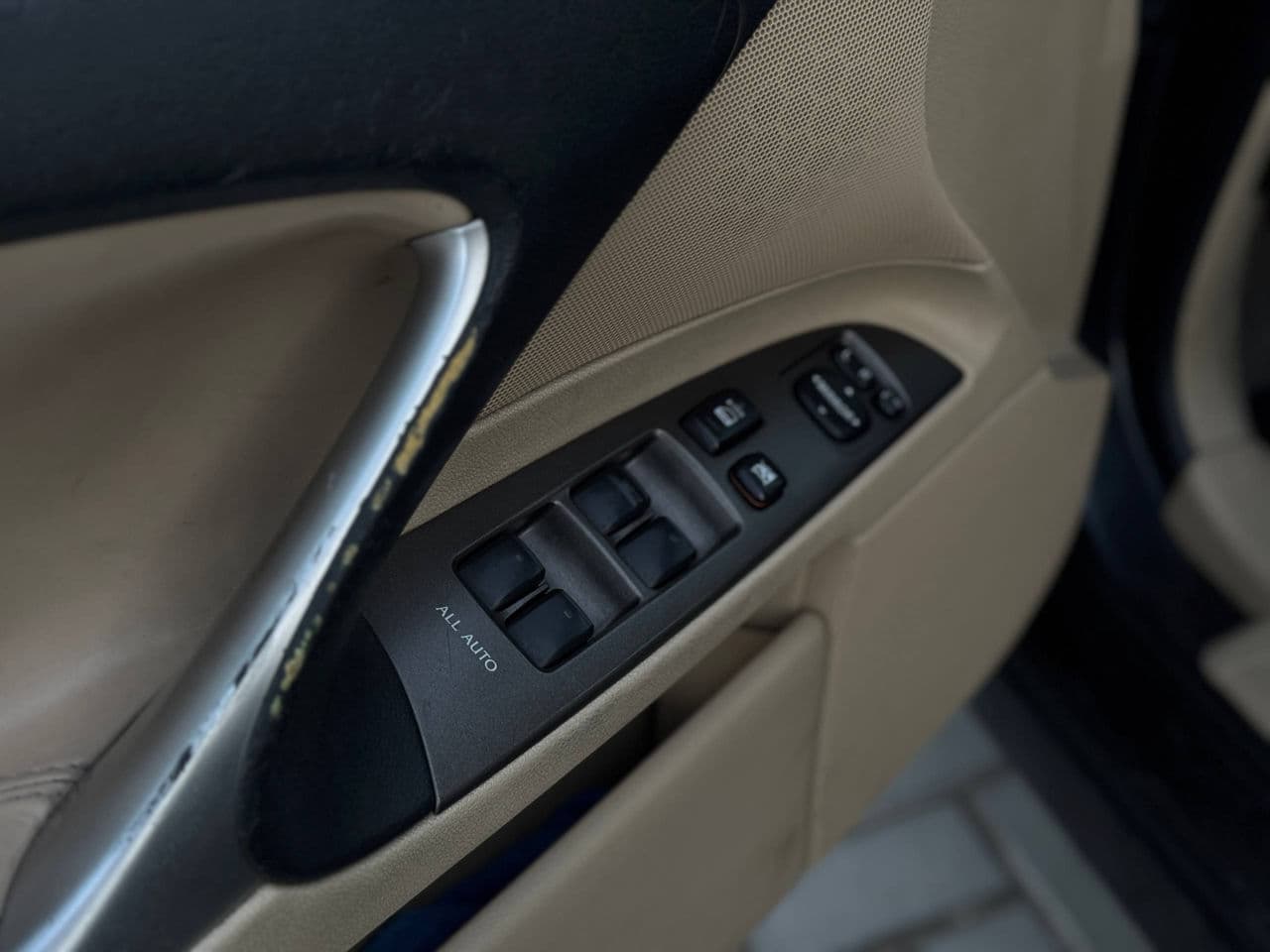 Lexus IS 220d 2007 — Миниатюра 15