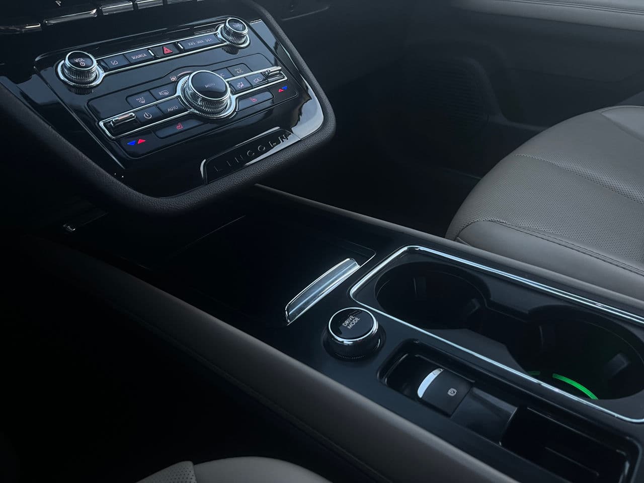 Lincoln Corsair 2020 — Миниатюра 17