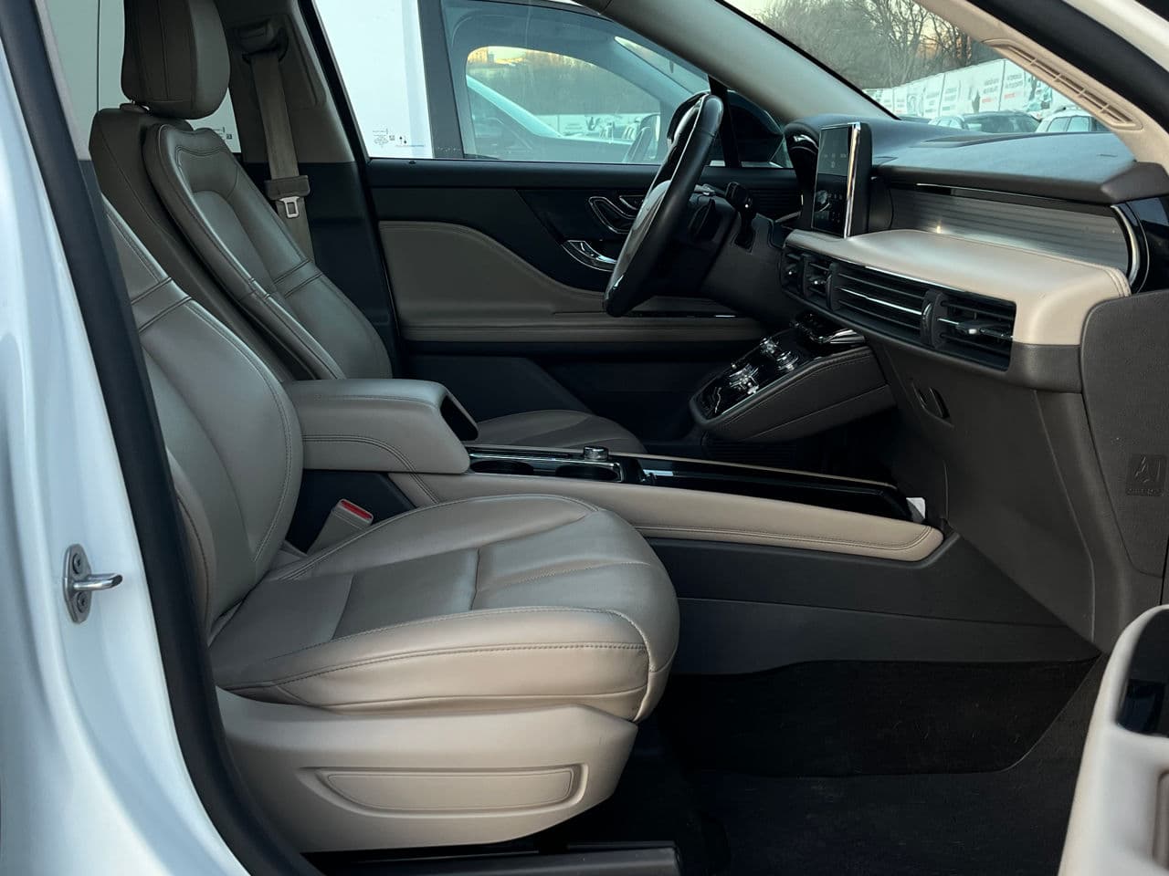 Lincoln Corsair 2020 — Миниатюра 18