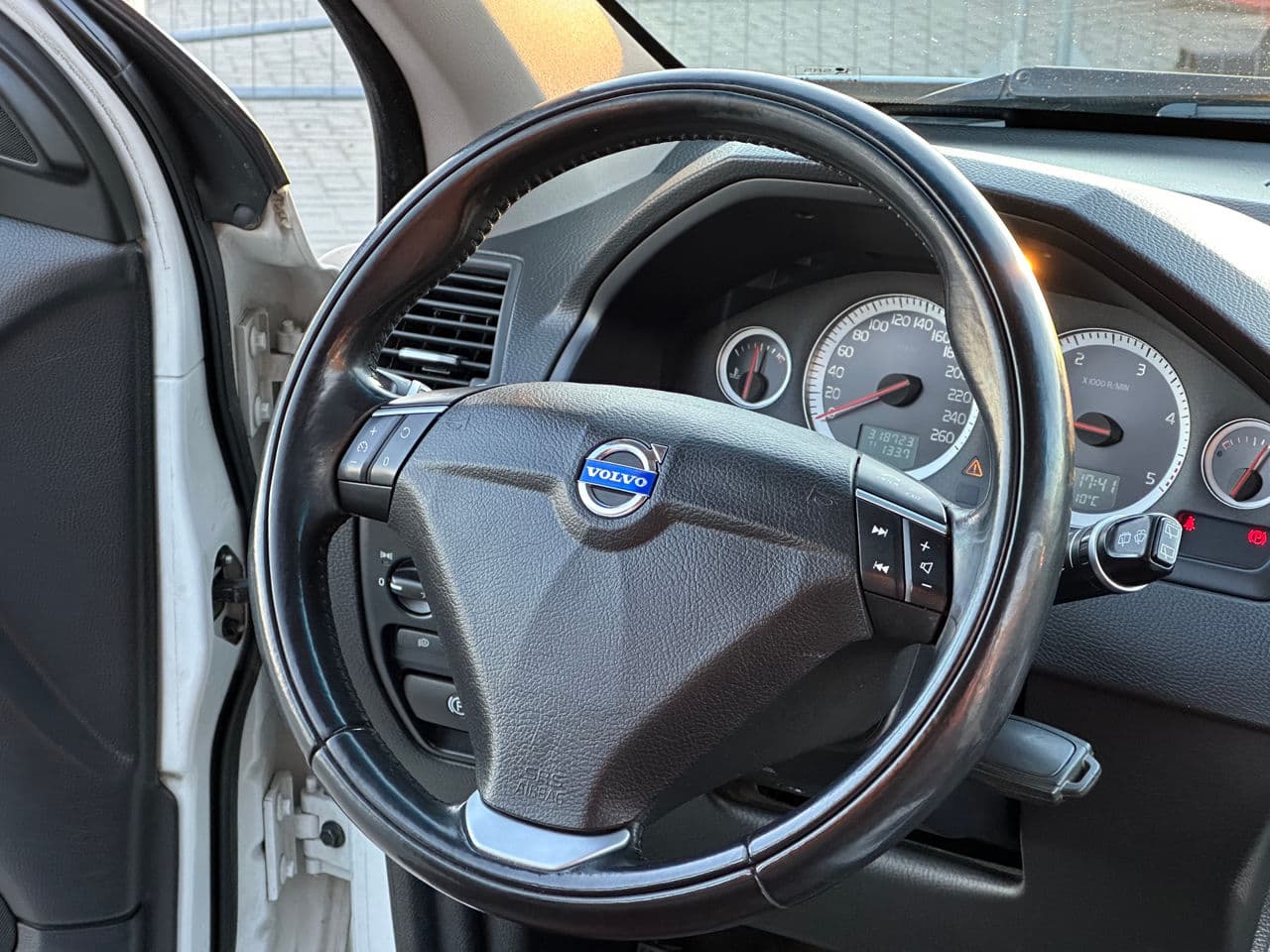 Volvo XC 90 2012 — Миниатюра 7