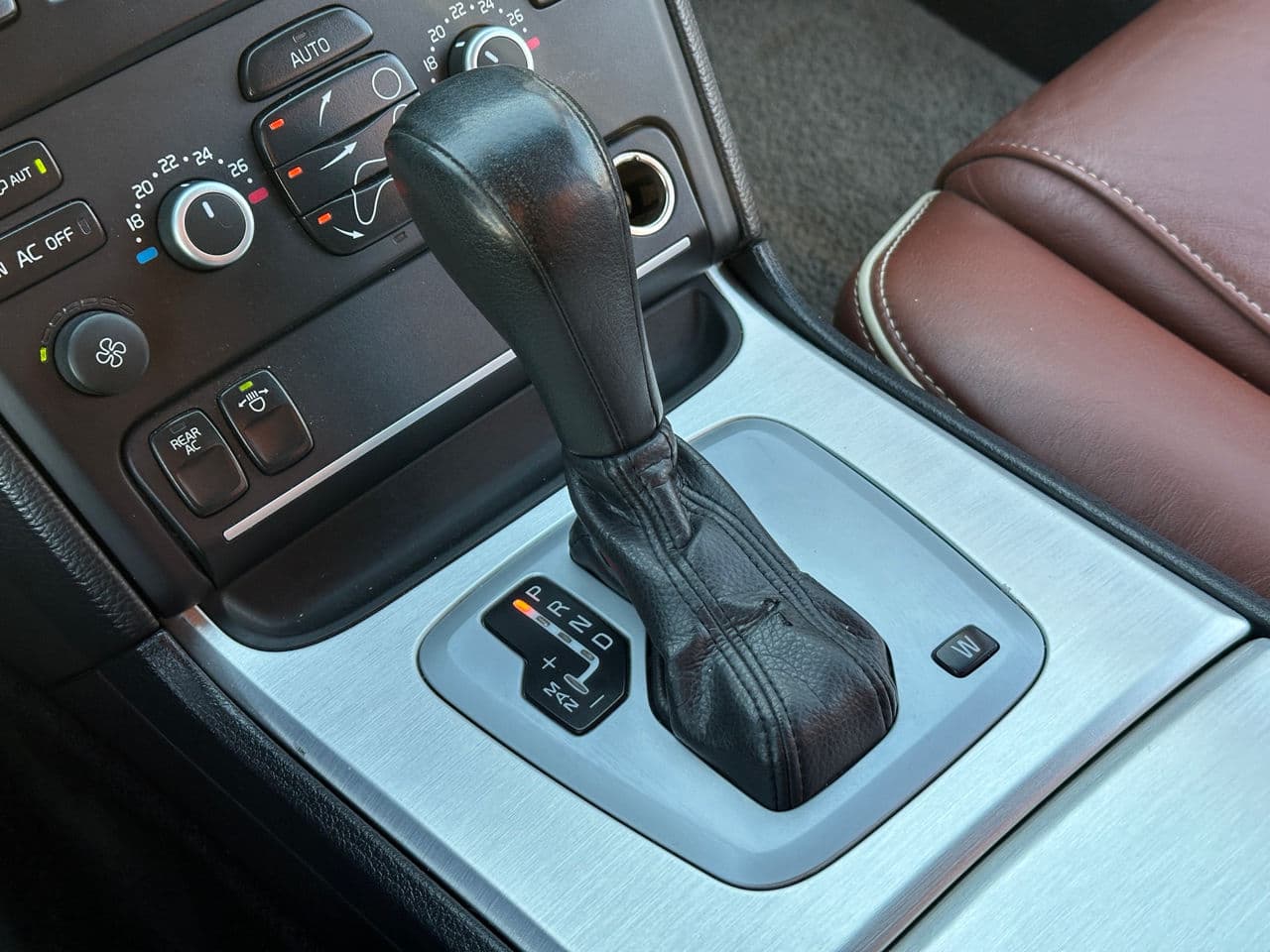 Volvo XC 90 2012 — Миниатюра 12