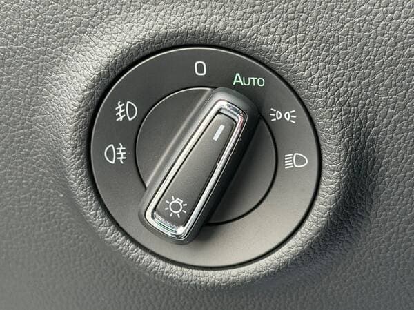 2020 Skoda Superb — Miniatură 12