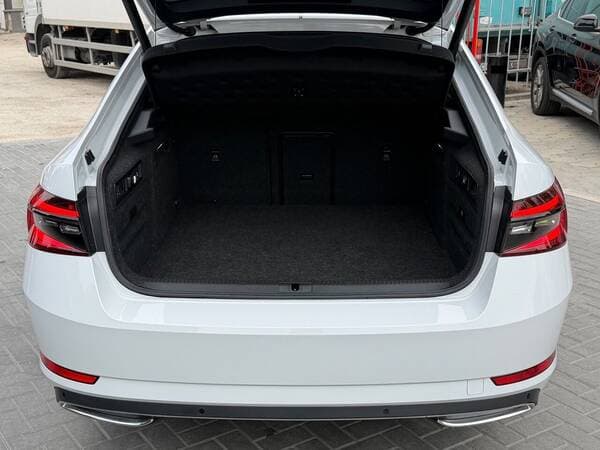 2020 Skoda Superb — Miniatură 22