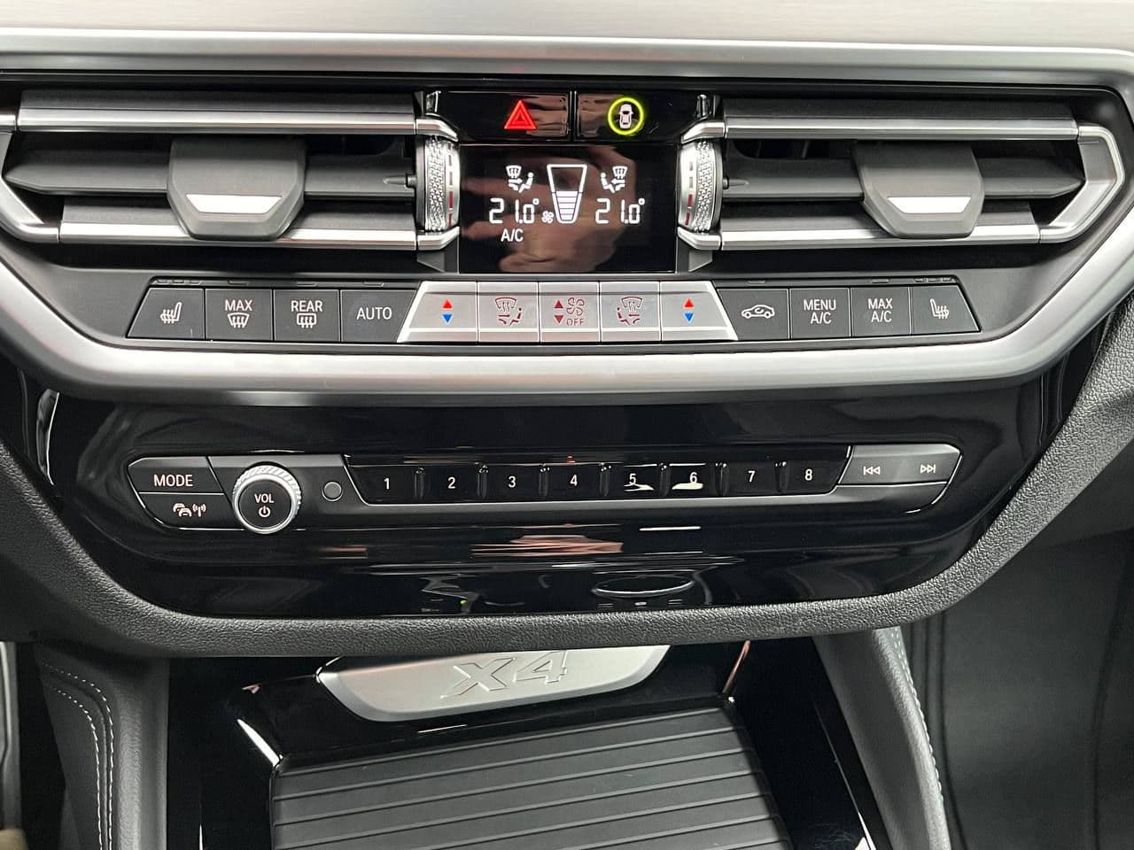 BMW X4 2.0D 2024 — Миниатюра 14