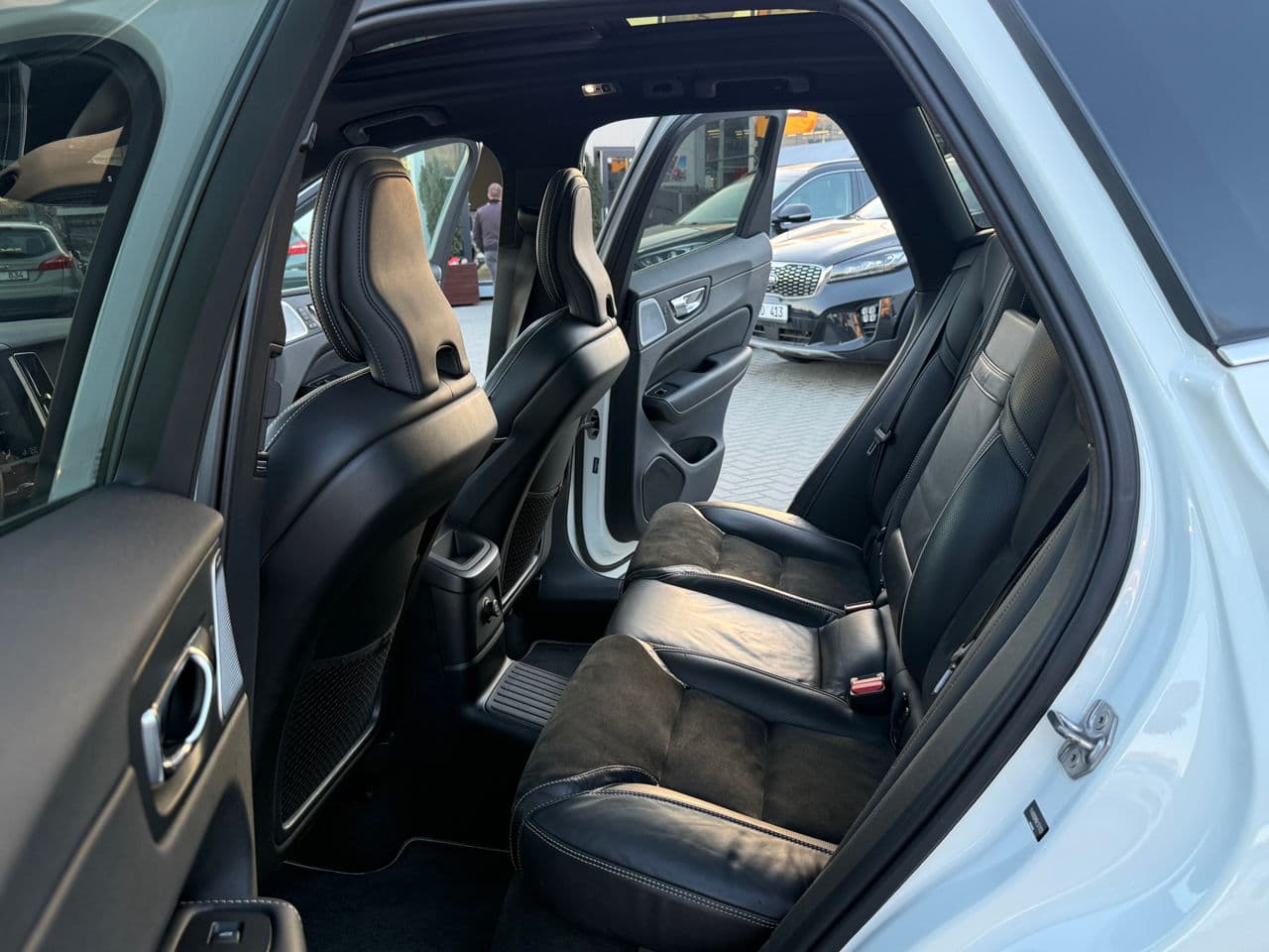 Volvo XC 60 2019 — Миниатюра 16