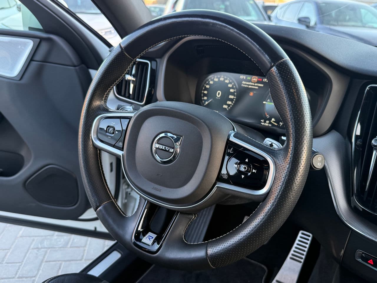Volvo XC 60 2019 — Миниатюра 9