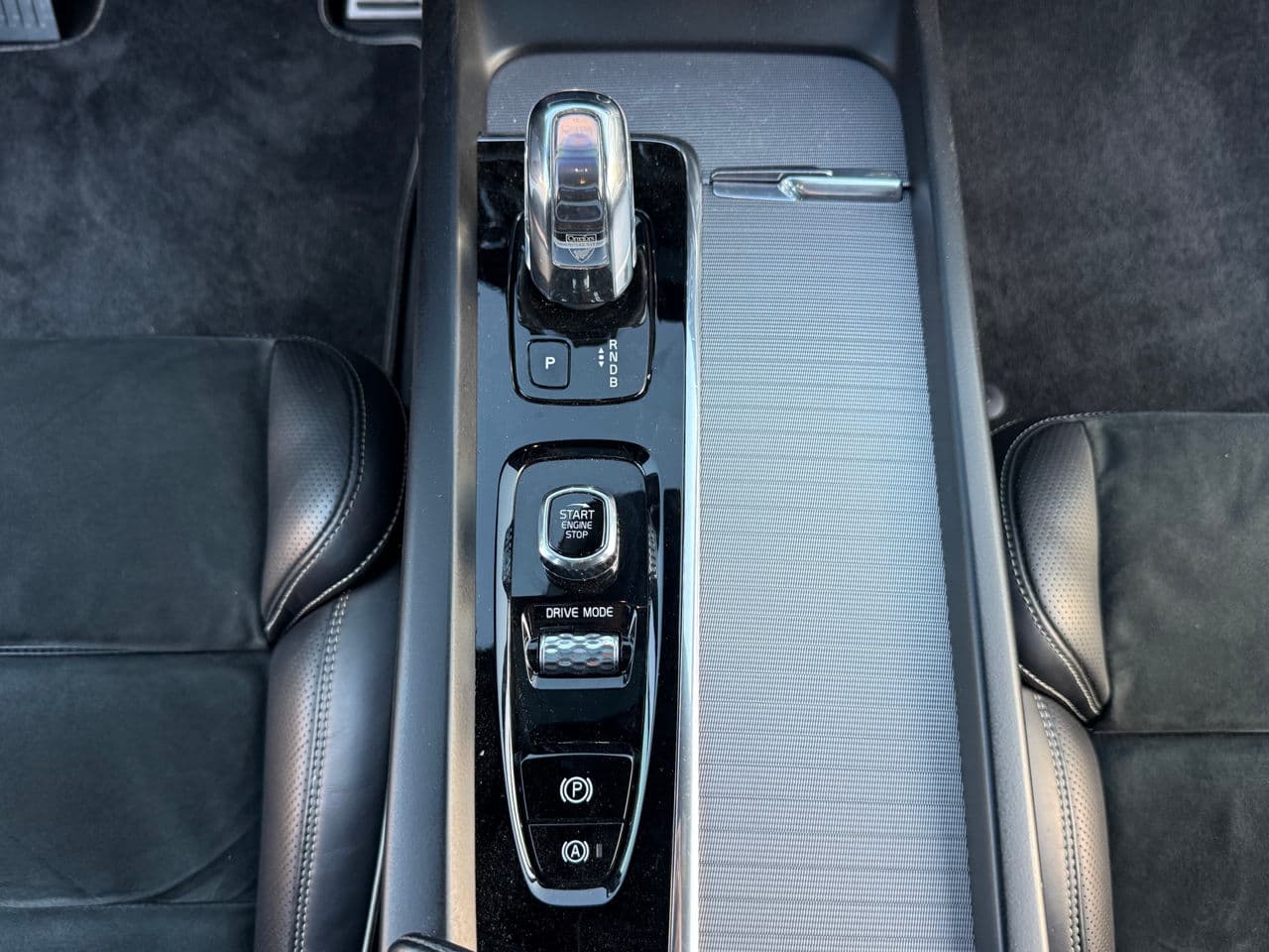 Volvo XC 60 2019 — Миниатюра 15