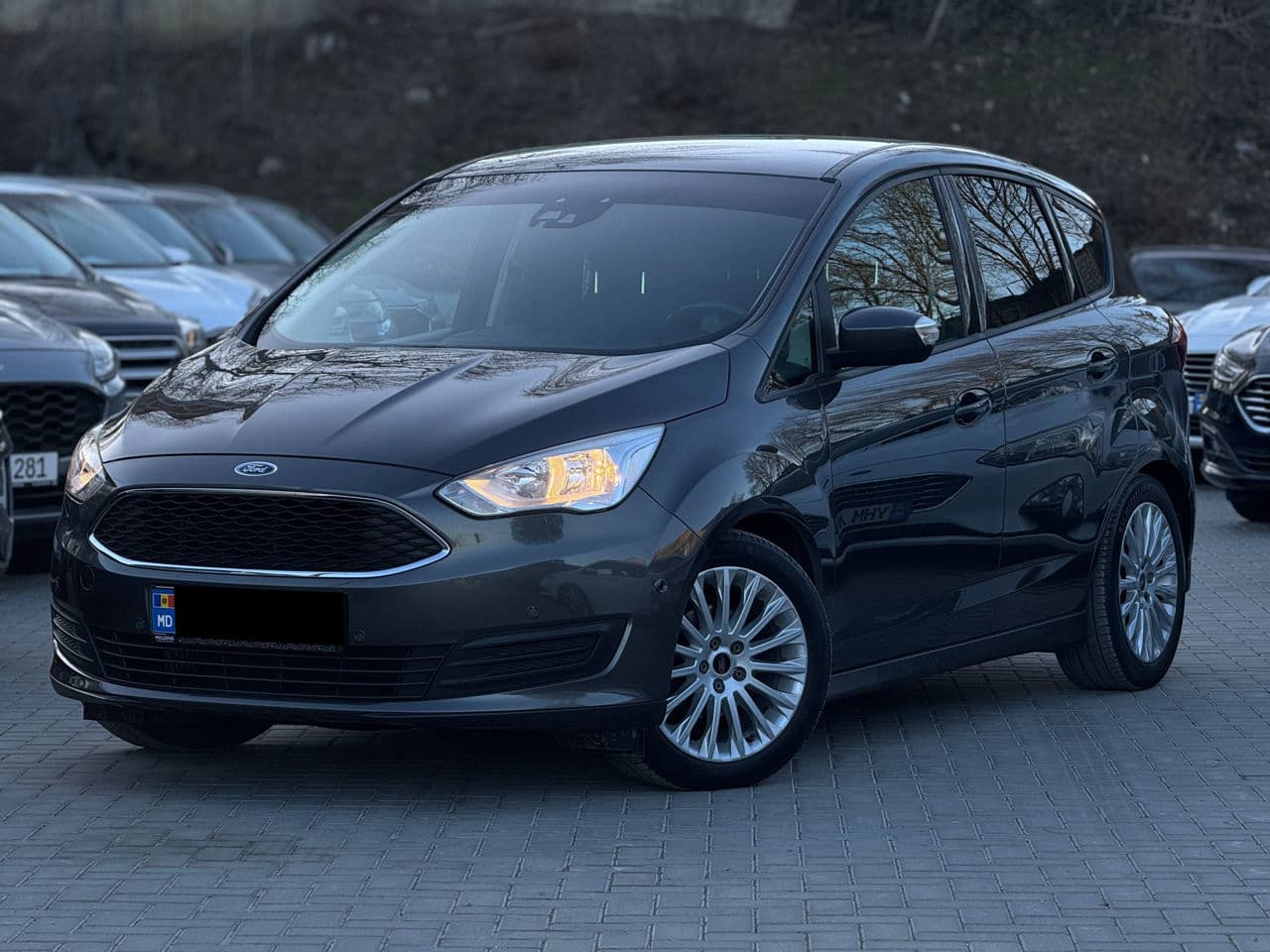 Ford C-MAX 2017 — Миниатюра 2