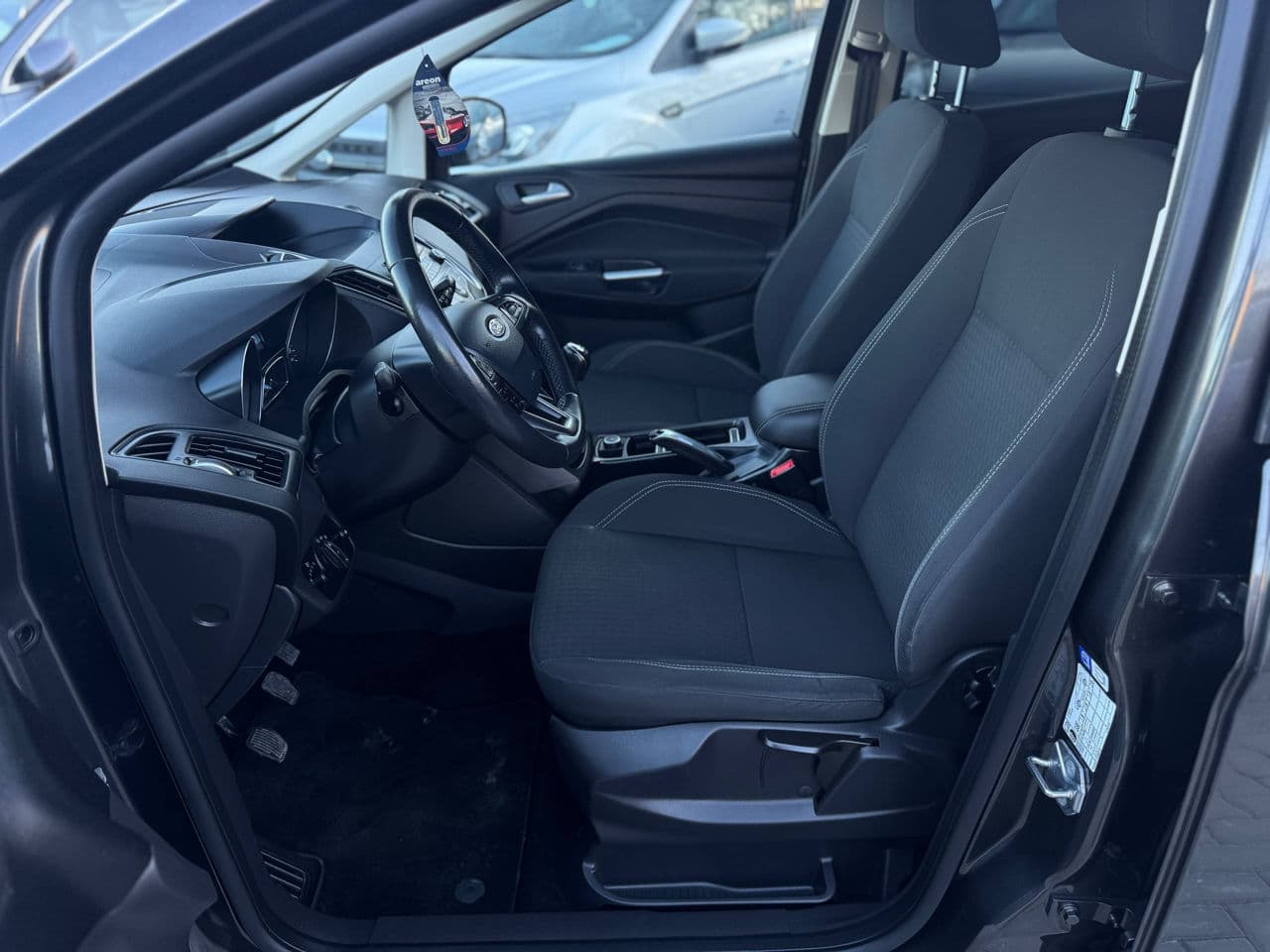 Ford C-MAX 2017 — Миниатюра 5