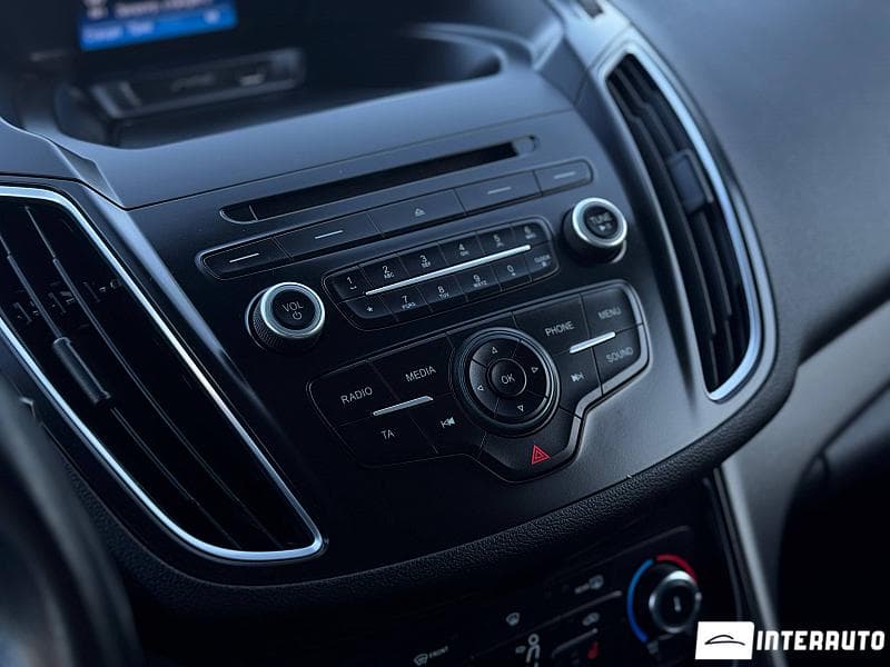 Ford C-MAX 2017 — Миниатюра 11